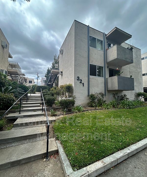 1st image of 321 E Tujunga Ave #J
