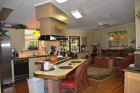 4th image of 1105 Lake Dr