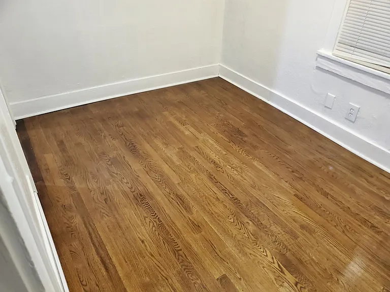2322 Kent Ave — Photo 8