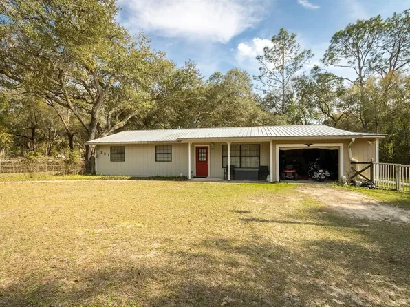 121 Pine Dr, Interlachen, FL 32148