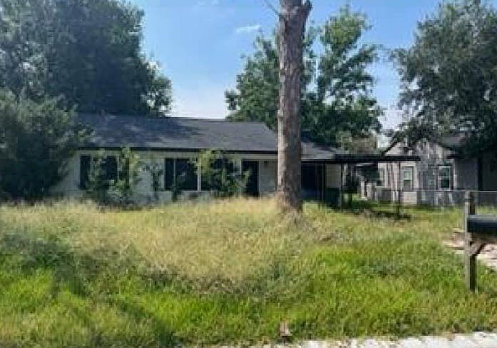 1st image of 1024 Chevy Chase Dr