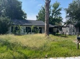 1024 Chevy Chase Dr, Angleton, TX 77515