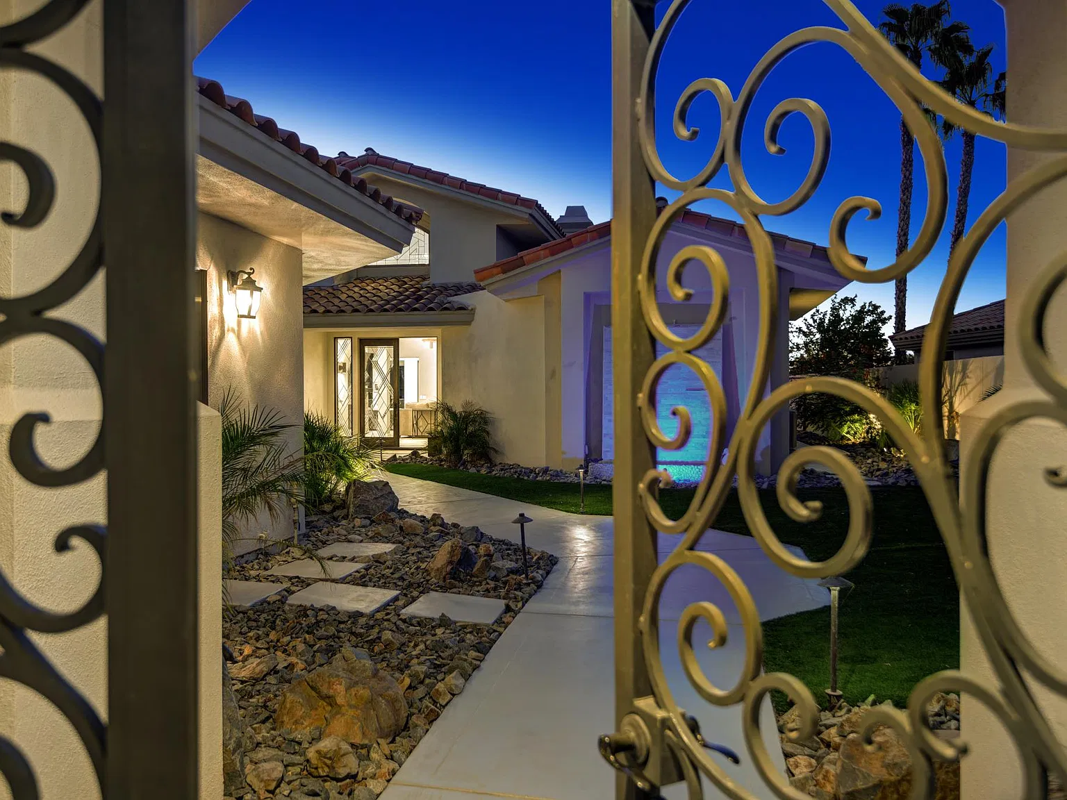 4 bed, 3880 sqft, $16,000 — Photo 3