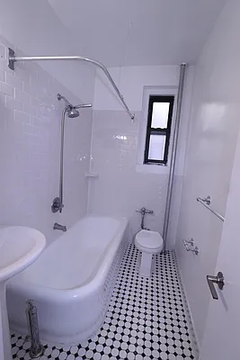 Rented by A&E Real Estate Management | media 4