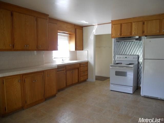 1st image of 775 Blackwood St