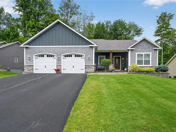 8873 Salvatore Ave, Baldwinsville, NY 13027