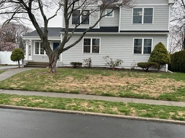 41 Brookdale Avenue, Milford, CT 06460