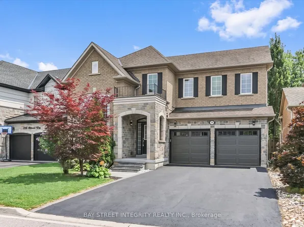 210 Milkweed Way, Oakville, ON L6L 0A6