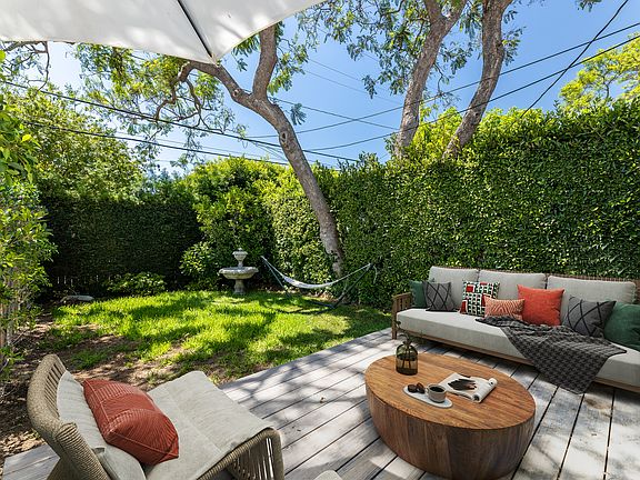 5th image of 1011 Havenhurst Dr #1011