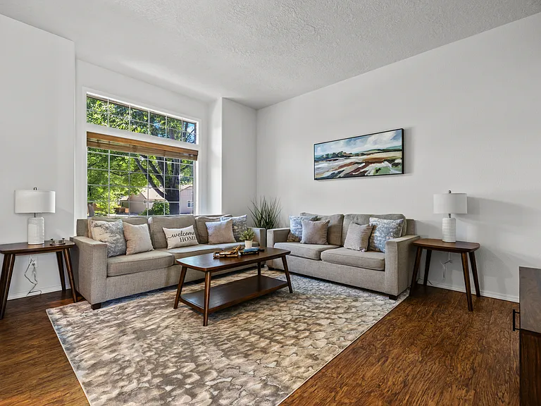 1528 E Falconrim Ct — Photo 12