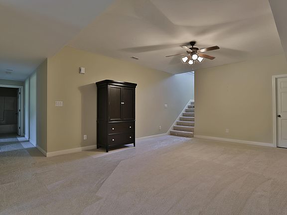 4th image of 14 Pheasant Glen Dr #14