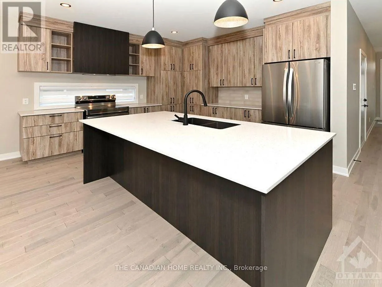 3 bed, $2,450 — Photo 4