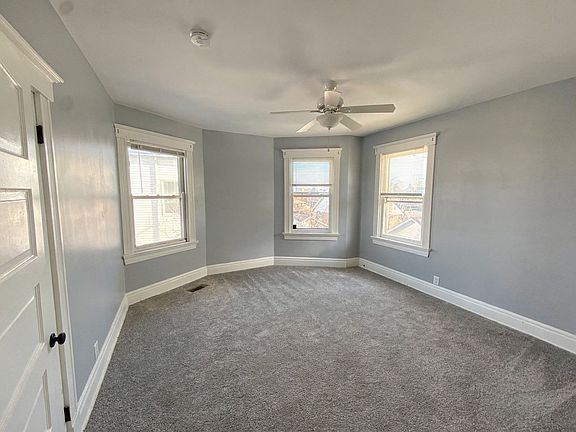 4th image of 3752 Regent Ave #2