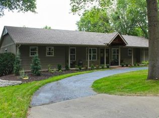 10340 Mohawk Ln, Leawood, KS 66206