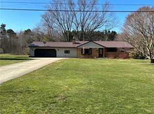 370 Boyer Rd, Erie, PA 16511