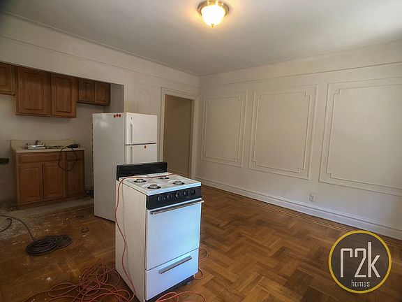 5th image of 3419 29th St APT 1P