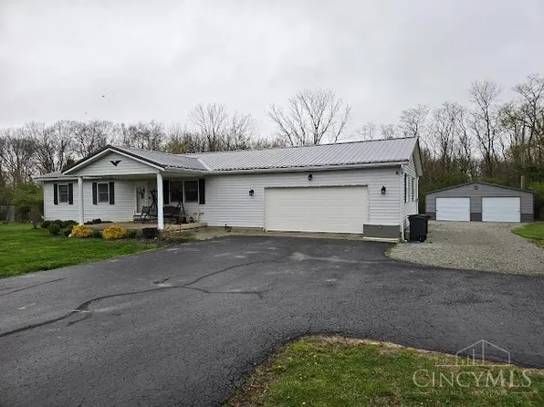 198 Circle Dr, New Vienna, OH 45159
