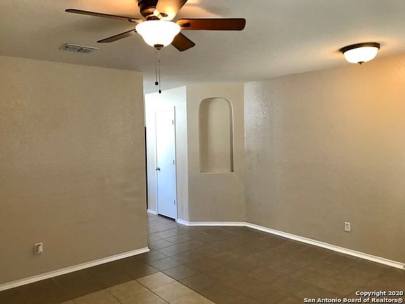 4th image of 7806 Oakdale Park