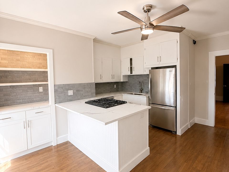 1st image of 279 Webster St #1