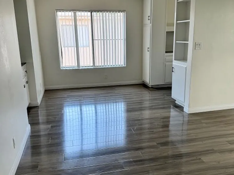 319 S. Clark Drive — Photo 12
