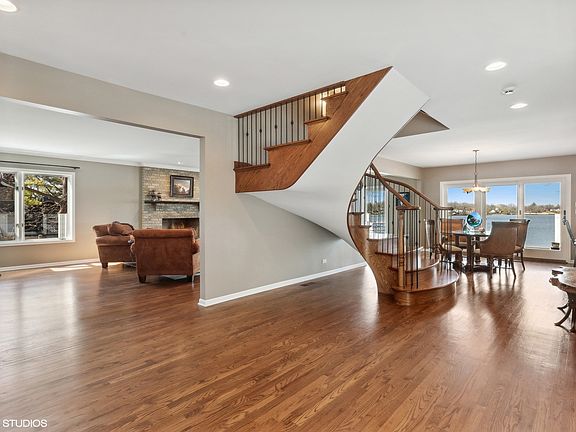 4th image of 19238 W Lake View Ave
