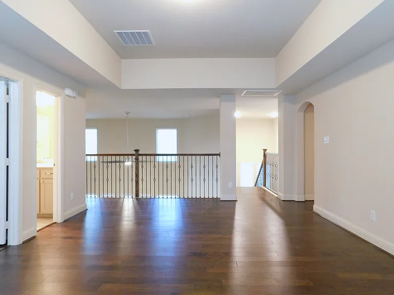 1704 Serra Dr — Photo 19