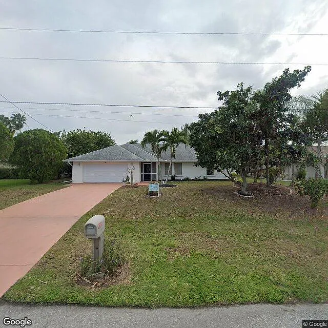 Your Oasis Awaits! 3BD/2BA Cape Coral Canal Home, Pet-Friendly & Furnished — Photo 2