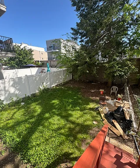 271 Griffith St #1R — Photo 7