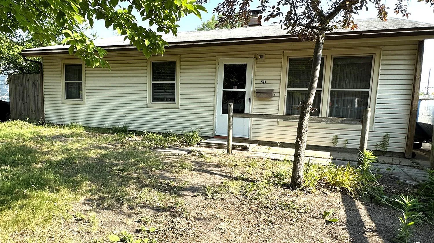 513 Indiana Ave photo 1