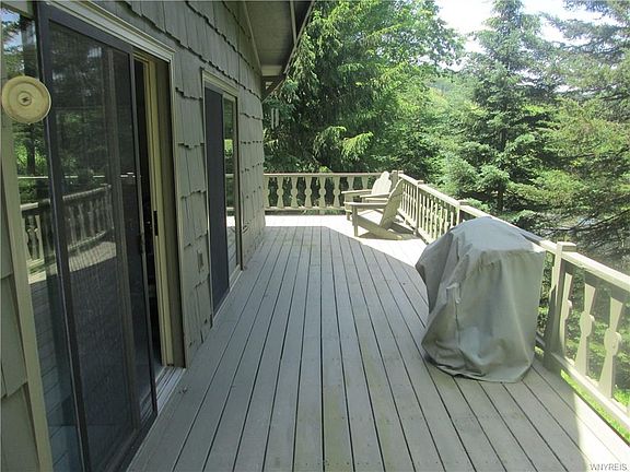 4th image of 6 B St