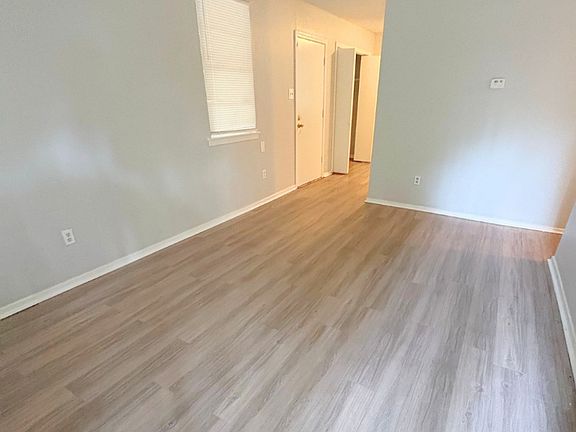 5th image of 3666 Bluff Wood Dr