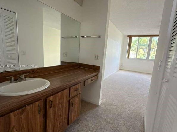 6750 Royal Palm Blvd APT 209E