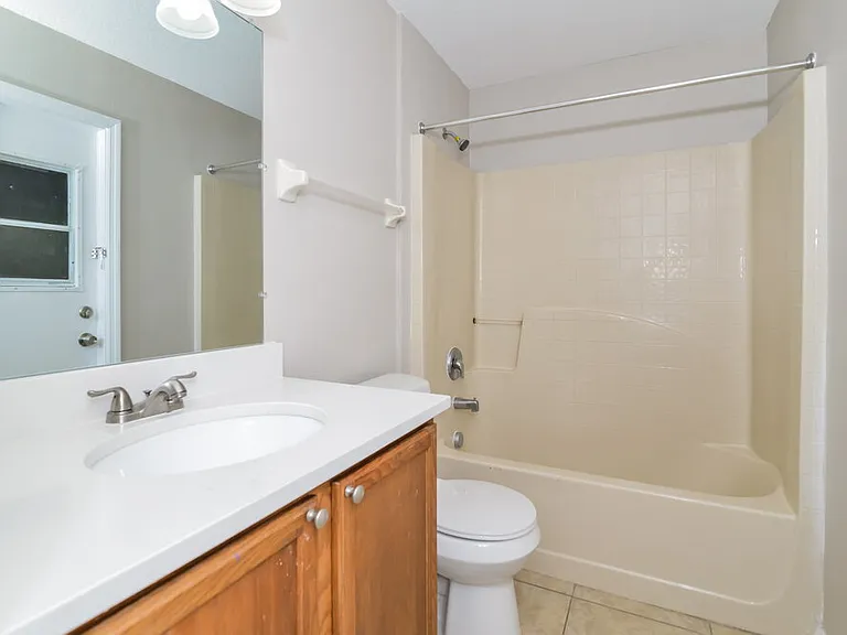 903 Bonneville Ln — Photo 14