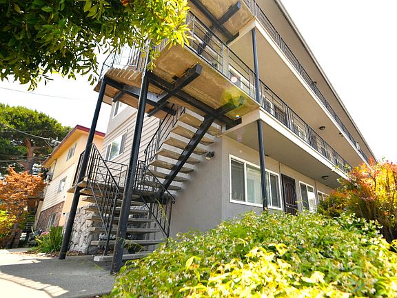 2nd image of 2136 Lincoln Ave APT N
