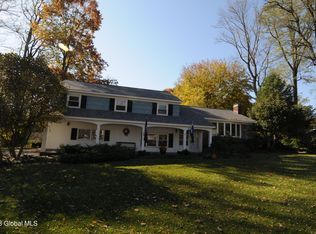 4 Haviland Dr, Glenville, NY 12302