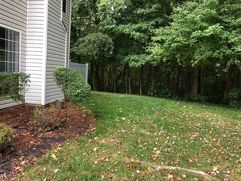 76 Foxwood Pl — Photo 18