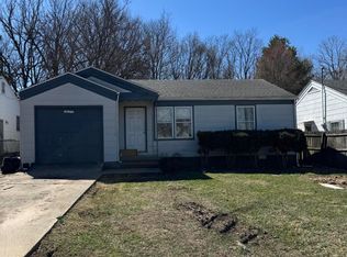 1622 E McDaniel St, Springfield, MO 65802