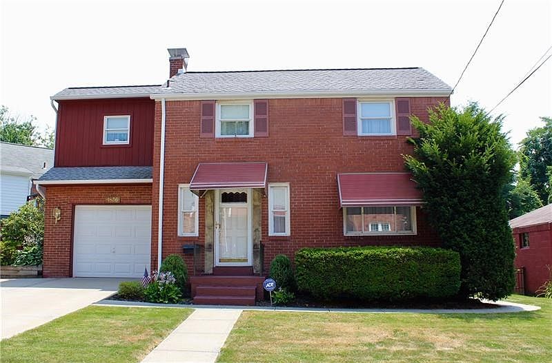 Welcome to 1836 Viruth Street in Brighton Heights!