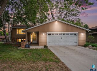 408 S Yellowstone Dr, Brandon, SD 57005