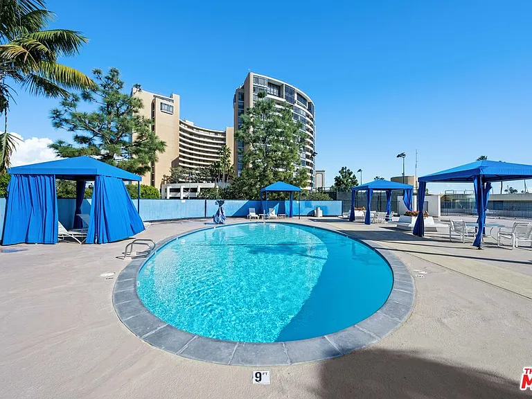 4316 Marina City Dr #1033 — Photo 36