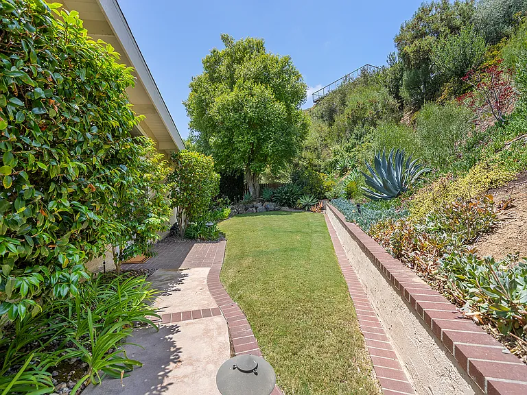 5075 San Joaquin Dr — Photo 9