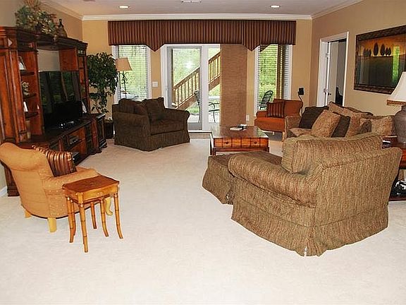 4th image of 57 Chateau Valley Ln