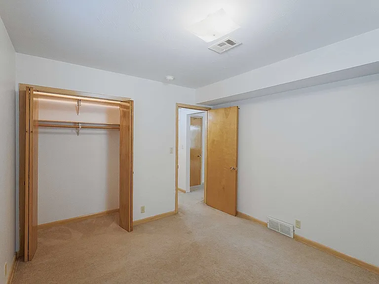 4321 Holdrege St #1 — Photo 16