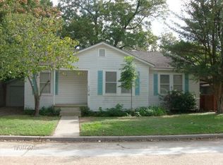 104 N Wheeler St, Victoria, TX 77901