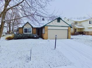 5809 Buck Rill Dr, Indianapolis, IN 46237