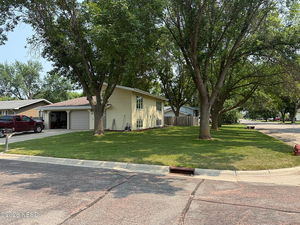 1st image of 118 16th St NE