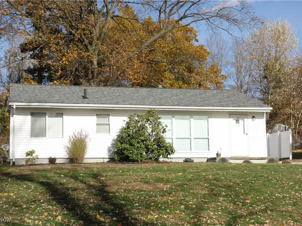 449 W Long Lake Blvd, Akron, OH 44319