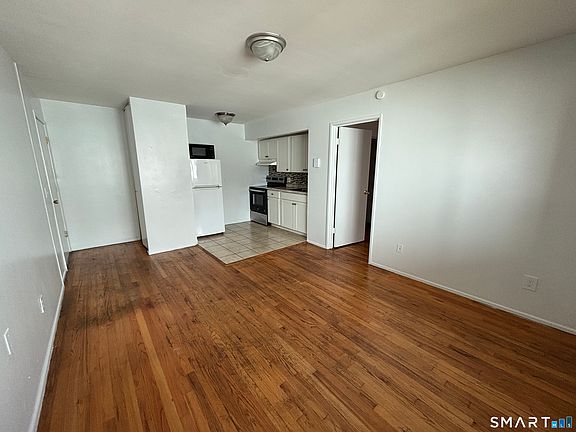 3rd image of 17 Ferris Ave #8