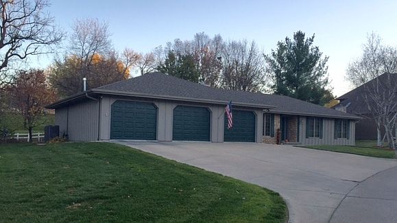 1st image of 502 Pinewood Dr