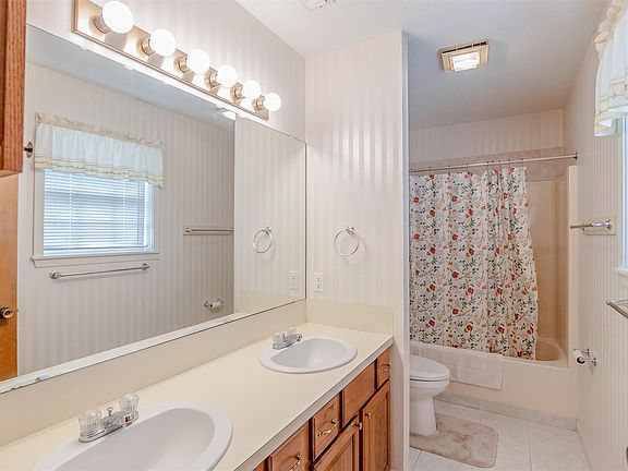 5th image of 2175 Lola Ln